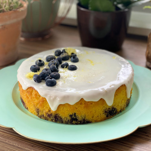 bolo de fubá com mirtilos - receita Carolina Garofani, Caramelodrama