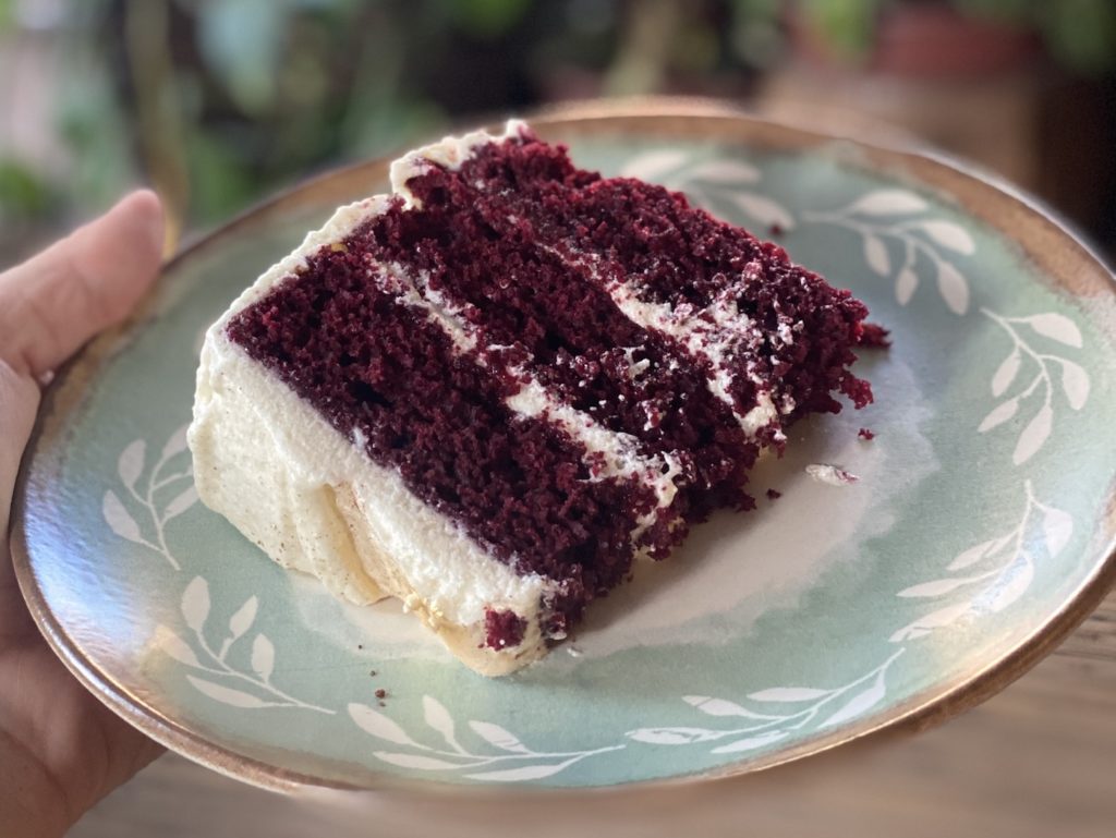 fatia de bolo red velvet da Chef Carolina Garofani