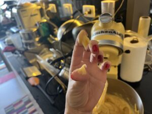 massa choux pronta em ponto de gancho