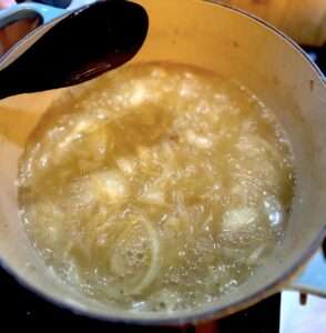 sopa de cebola caramelodrama na panela